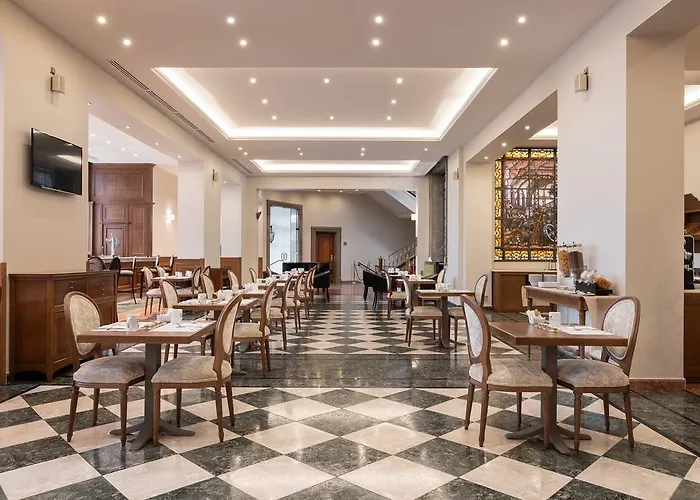 Dorma Alfonso Viii Hotel